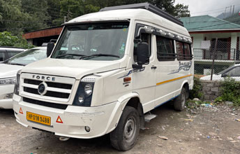 14 Seater Tempo Traveller in Manali