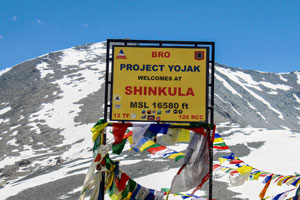 Manali to Shinkula Top Tempo Traveller